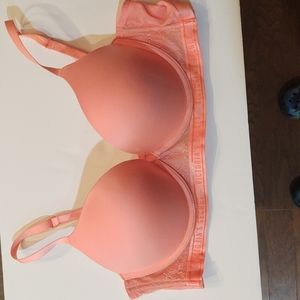 Victoria Secret Very Sexy Bra 38B peach